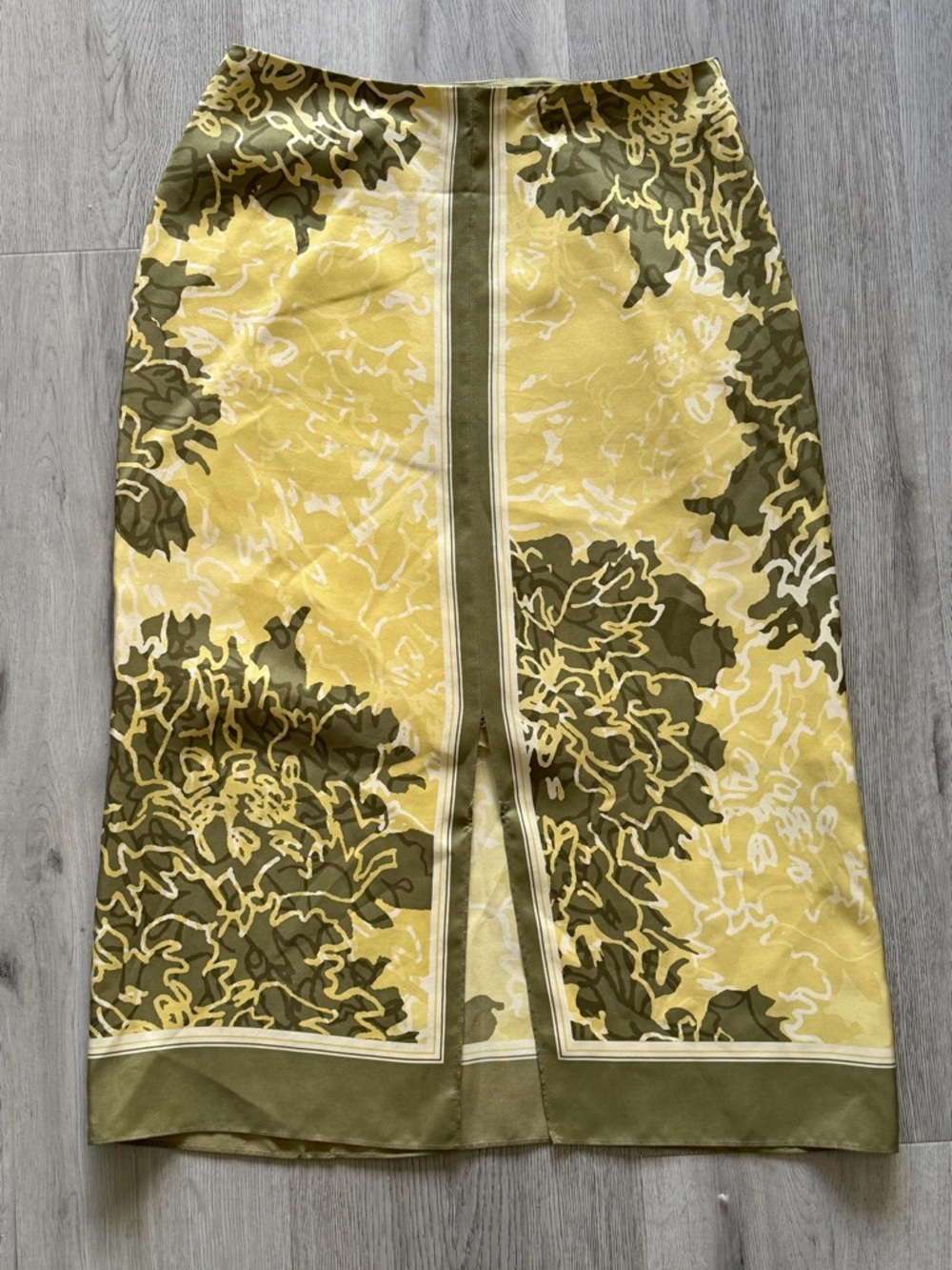 Banana Republic 100% Silk Lined Skirt Size 2 Yellow Floral Midi Slit